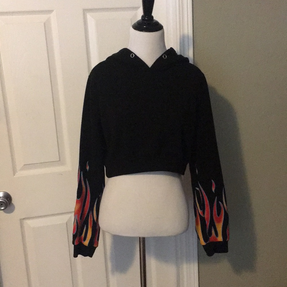 Black flame sleeve cropped hoodie